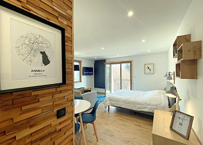 L\'Albigny - Lovely Studio - 150 M Beach